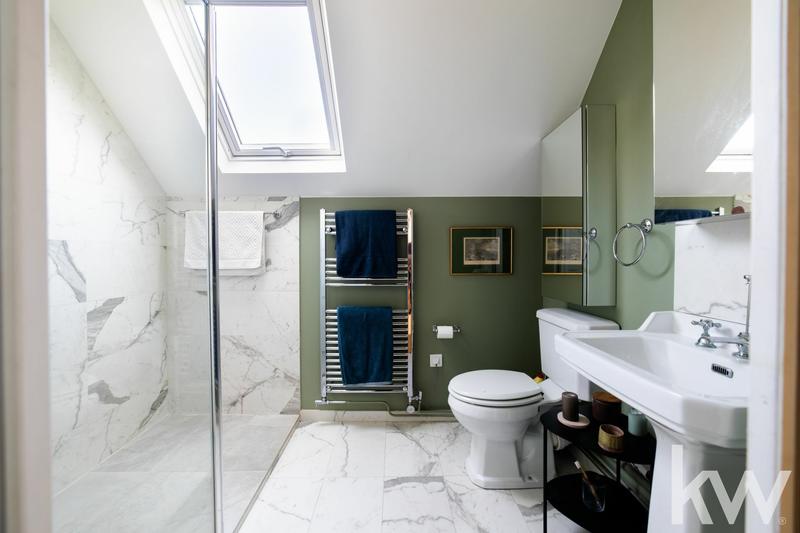 Maison - 220 m² - 8 pièces