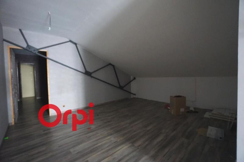 Local commercial - 592 m²