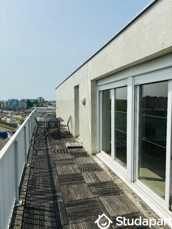 Chambre - 11 m² - 1 pièce