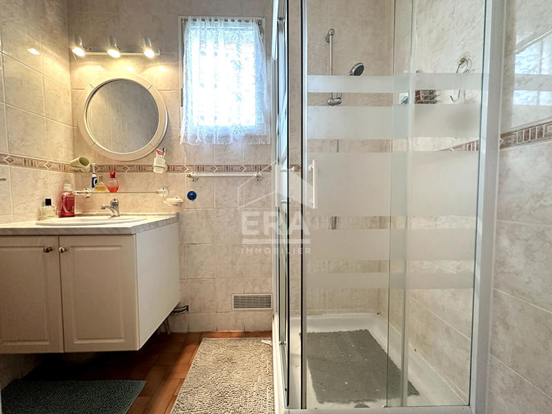 Maison - 99 m² - 5 pièces