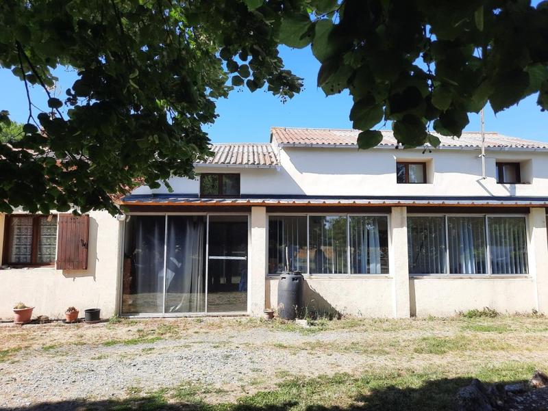 Maison - 202 m² - 8 pièces