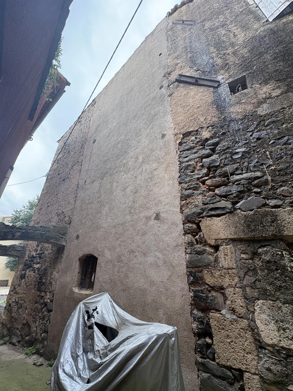 Maison de village - 201 m² - 2 pièces