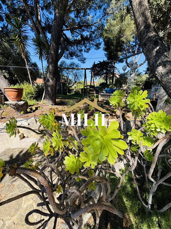 Maison ancienne - 260 m² - 11 pièces