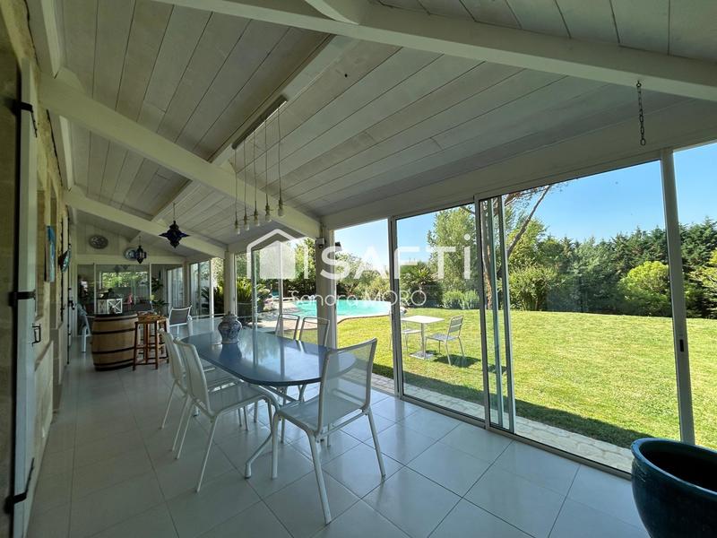 Maison de maîtres - 350 m² - 10 pièces