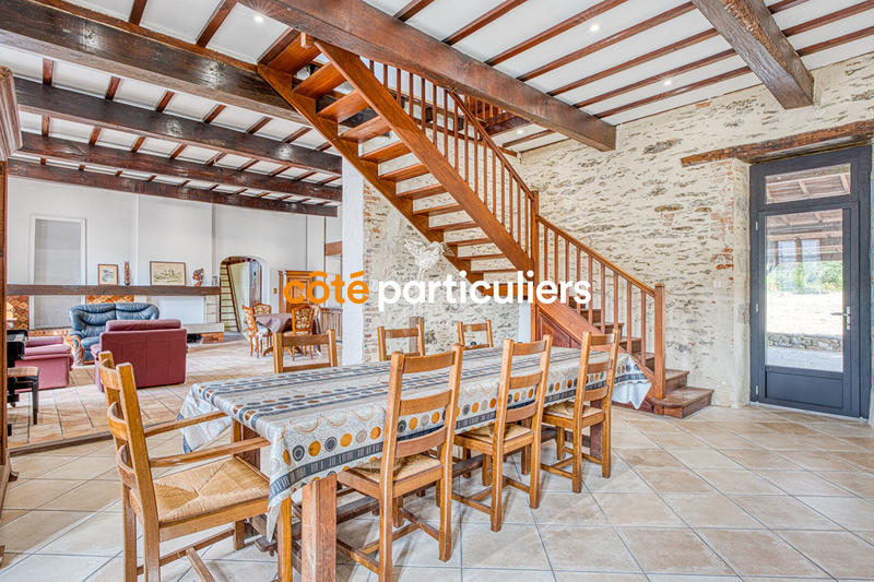 Maison de maîtres - 275 m² - 9 pièces