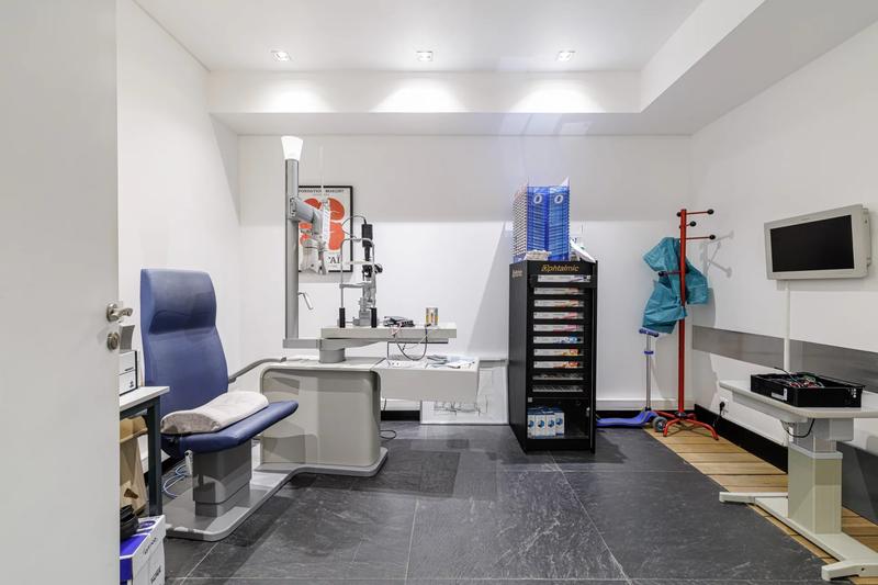 Local commercial - 224 m² - 9 pièces