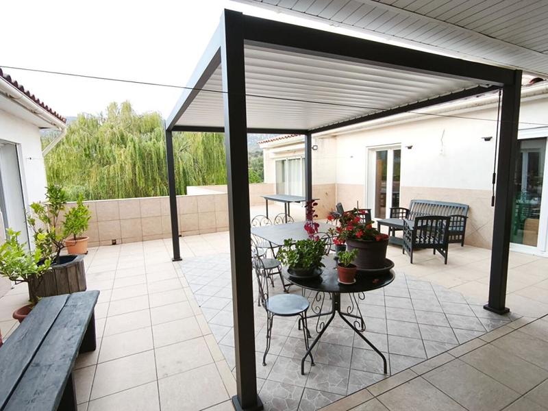 Maison - 310 m² - 7 pièces