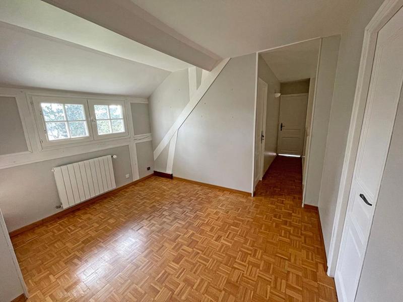 Maison - 140 m² - 8 pièces