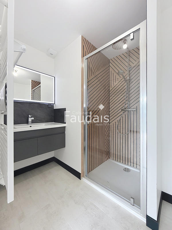 Maison - 123 m² - 7 pièces