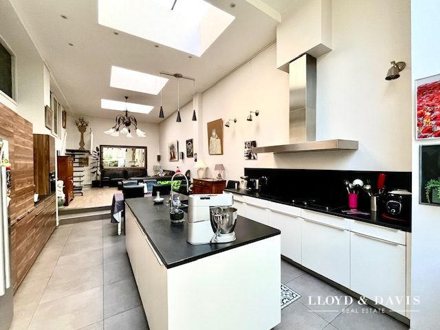 Duplex - 195 m² - 7 pièces