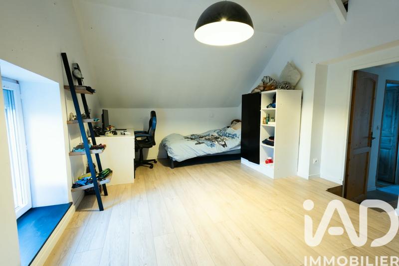 Maison - 210 m² - 9 pièces