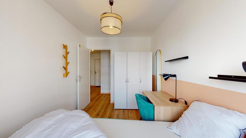 Appartement - 85 m² - 5 pièces