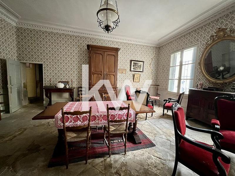 Maison - 280 m² - 5 pièces