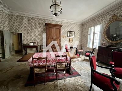 Maison - 280 m² - 5 pièces