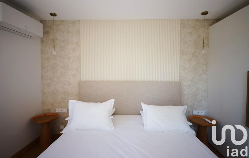 Maison - 250 m² - 9 pièces