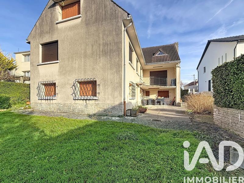 Maison - 145 m² - 8 pièces