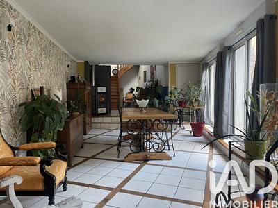 Maison - 179 m² - 6 pièces