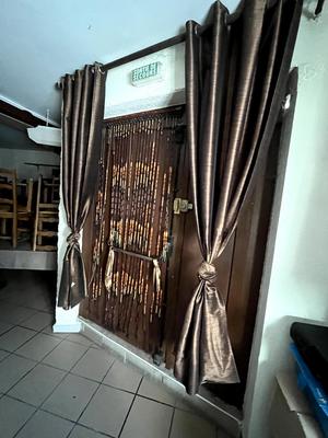 Local commercial - 230 m² - 5 pièces