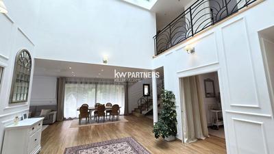 Maison d'architecte - 446 m² - 9 pièces