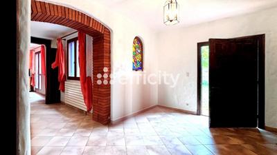 Maison - 200 m² - 6 pièces