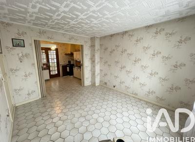 Maison - 90 m² - 5 pièces