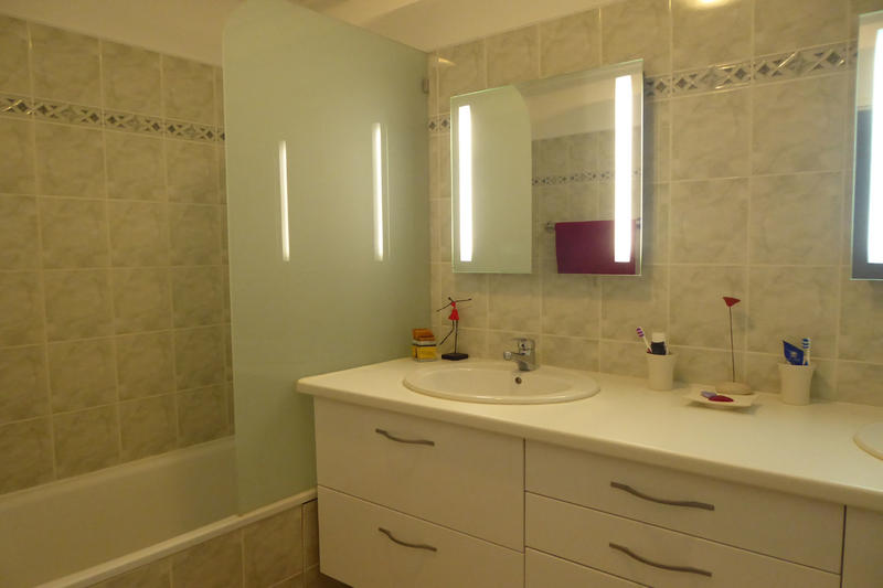 Villa - 100 m² - 4 pièces