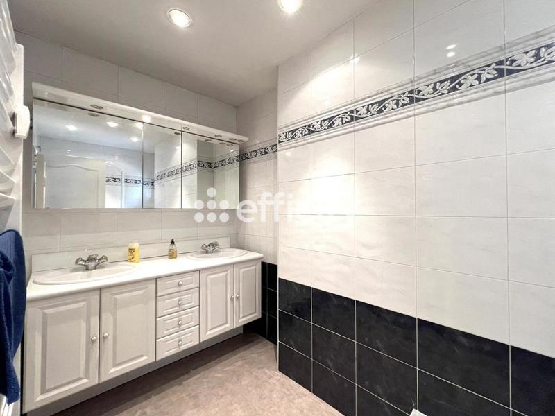 Appartement - 157 m² - 5 pièces