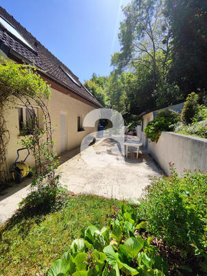 Maison traditionnelle - 147 m² - 6 pièces