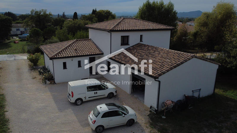 Maison contemporaine - 176 m² - 7 pièces