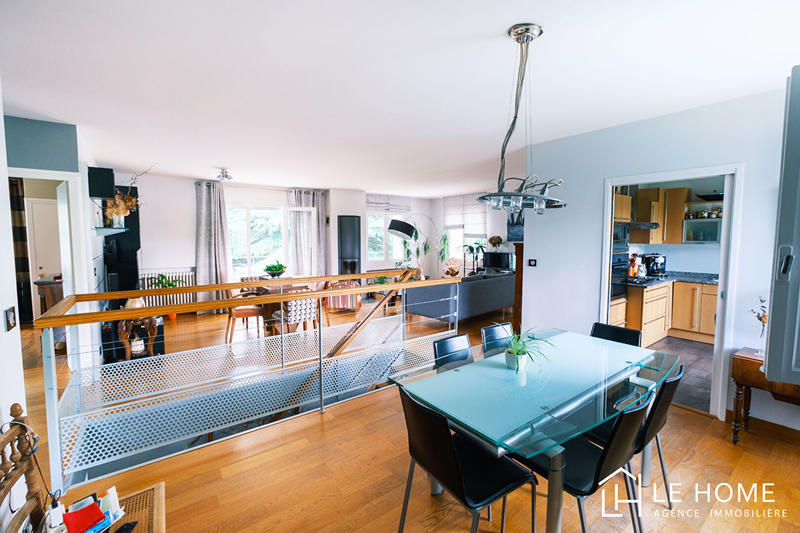 Maison - 195 m² - 8 pièces