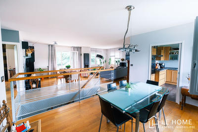 Maison - 195 m² - 8 pièces