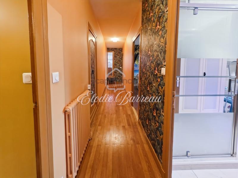 Maison - 225 m² - 10 pièces