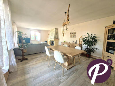 Maison - 239 m² - 5 pièces