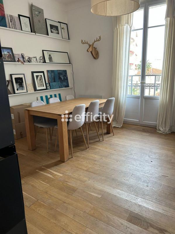 Appartement - 97 m² - 4 pièces