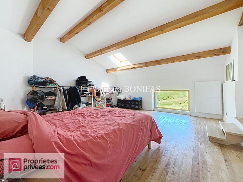 Maison - 202 m² - 6 pièces