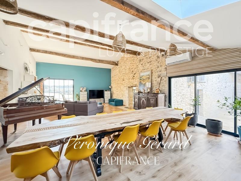 Propriété - 310 m² - 8 pièces