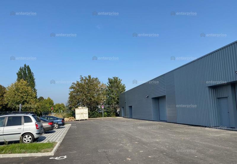 Local d'activité / Entrepôt - 447 m²