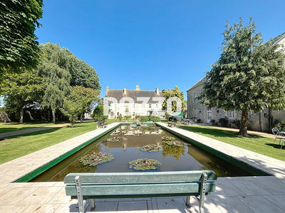 Maison - 480 m² - 17 pièces