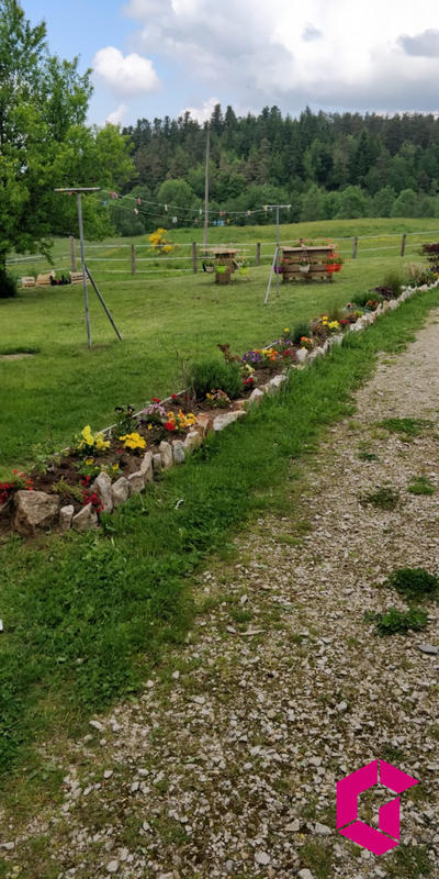 Maison - 350 m² - 8 pièces