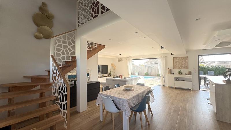 Maison - 189 m² - 6 pièces