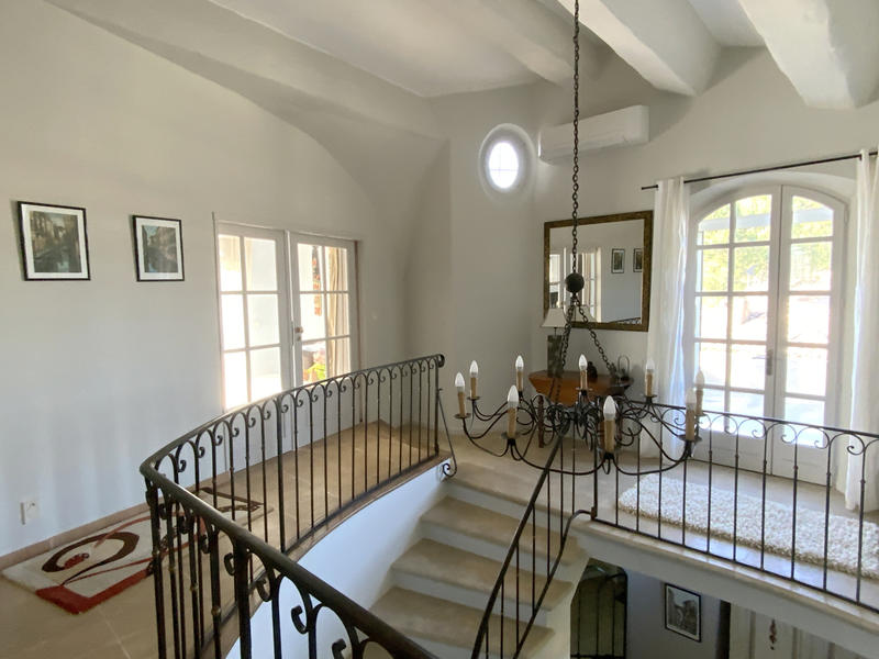 Maison - 273 m² - 6 pièces