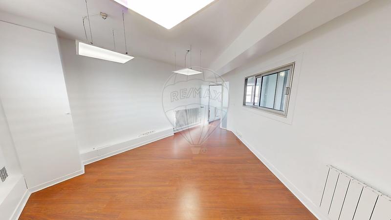 Local commercial - 80 m² - 5 pièces