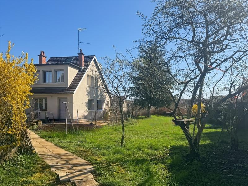 Maison - 182 m² - 7 pièces