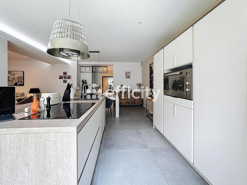 Appartement - 110 m² - 2 pièces