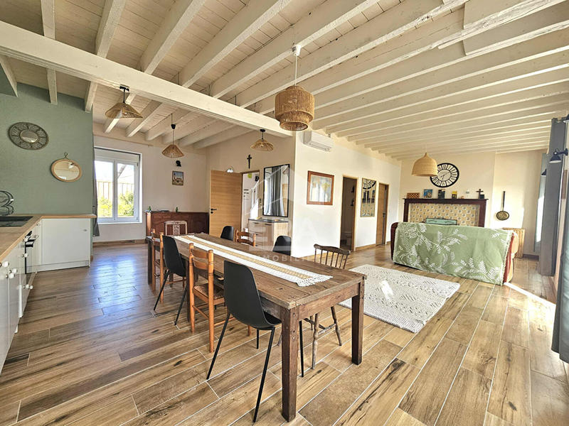 Maison - 184 m² - 9 pièces