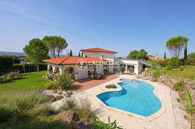 Villa - 210 m² - 6 pièces