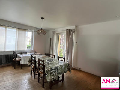 Maison - 151 m² - 7 pièces