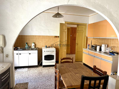 Maison - 250 m² - 5 pièces