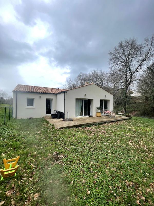 Maison - 93 m² - 4 pièces