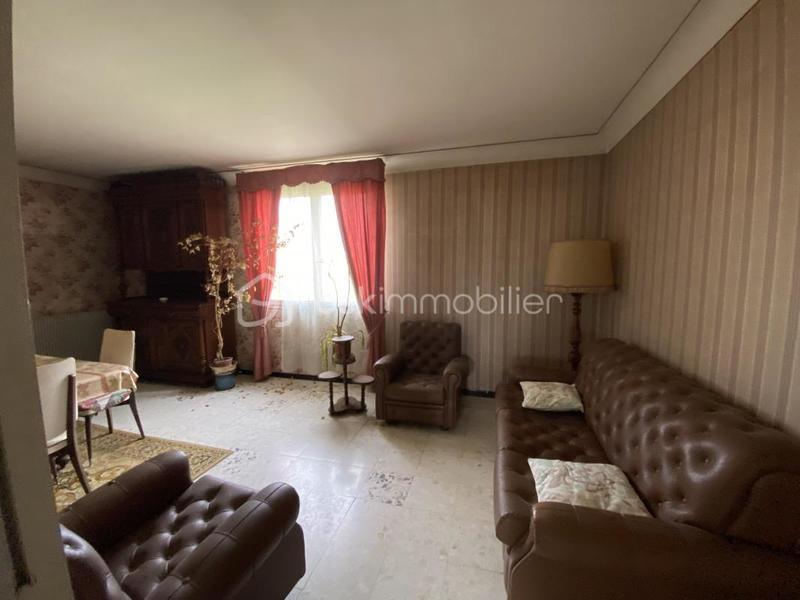 Propriété - 180 m² - 7 pièces